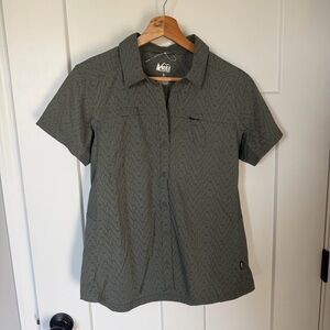 REI Short Sleeve Sahara Button Front Hiking Shirt Womens Small NWOT